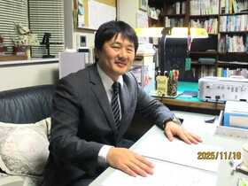 先輩は今、教育大学准教授。